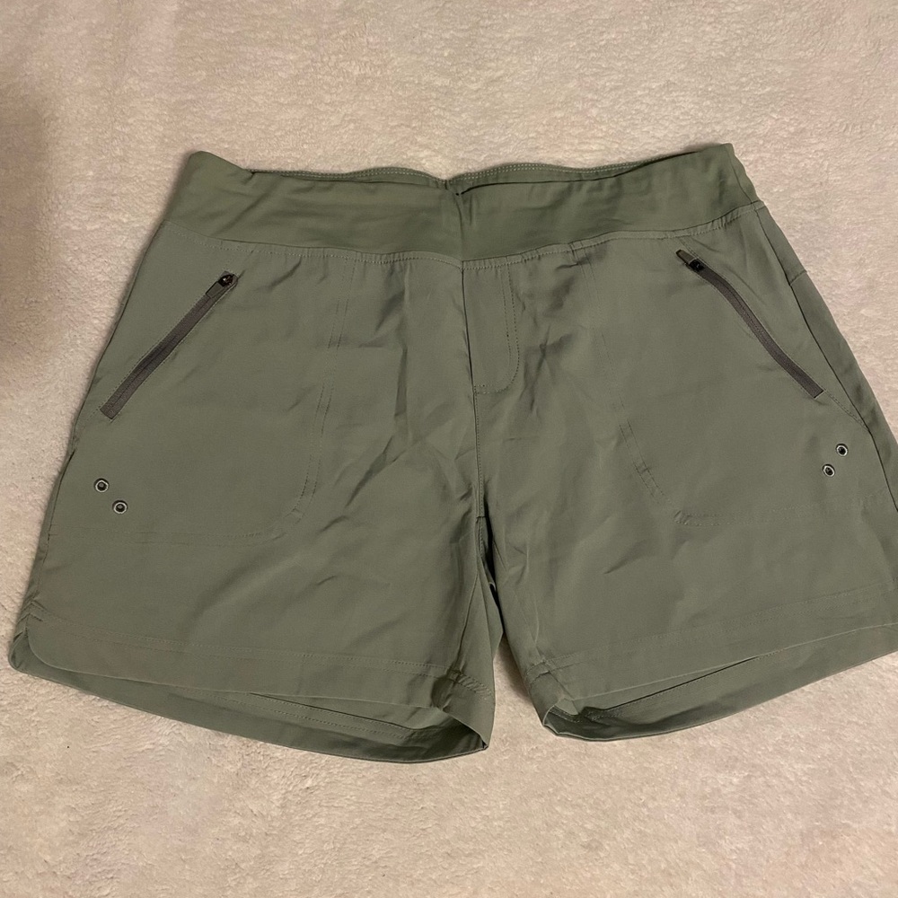 Green Cargo Shorts with Technical Fabric